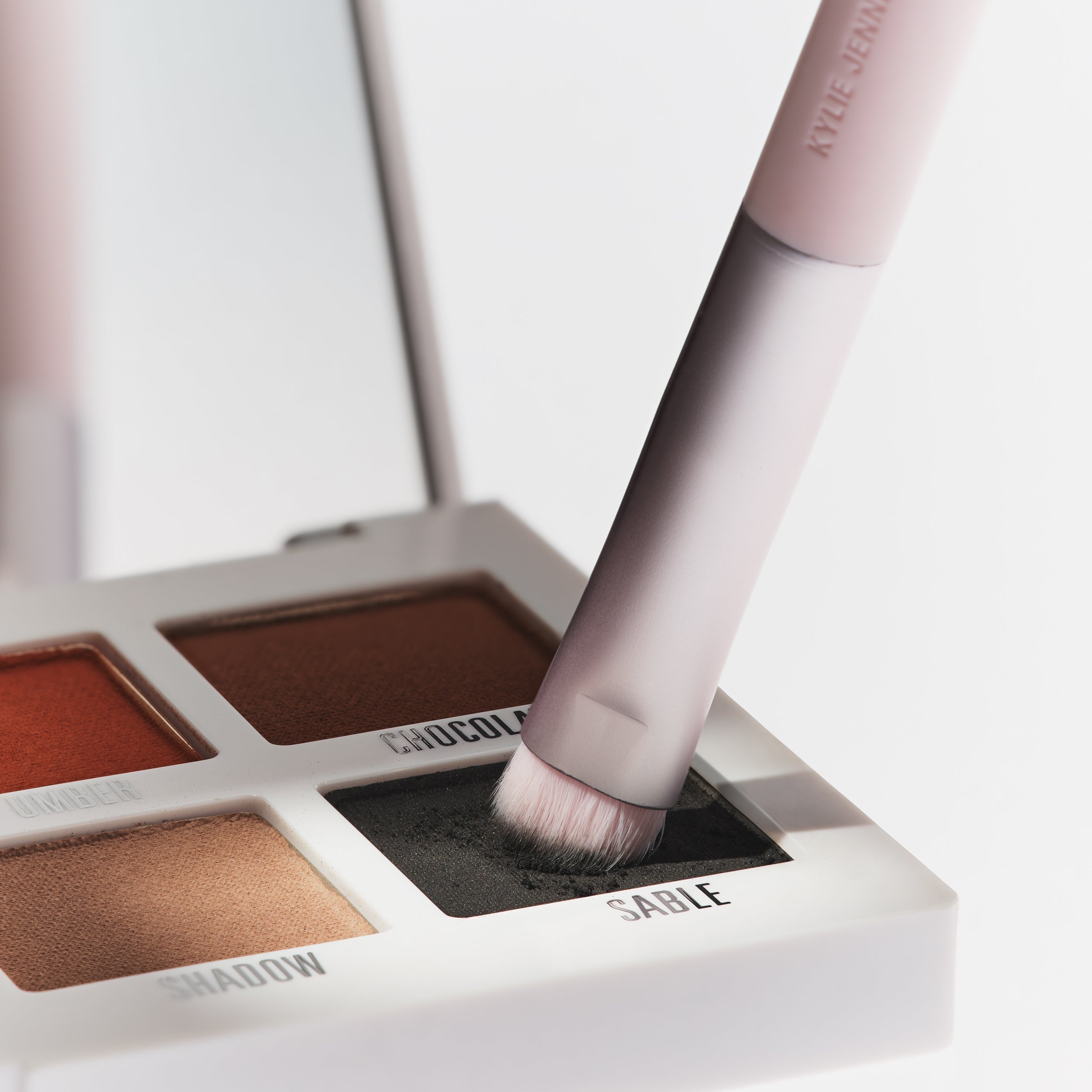 kyliecosmetics Eyeshadow Shader Brush 06