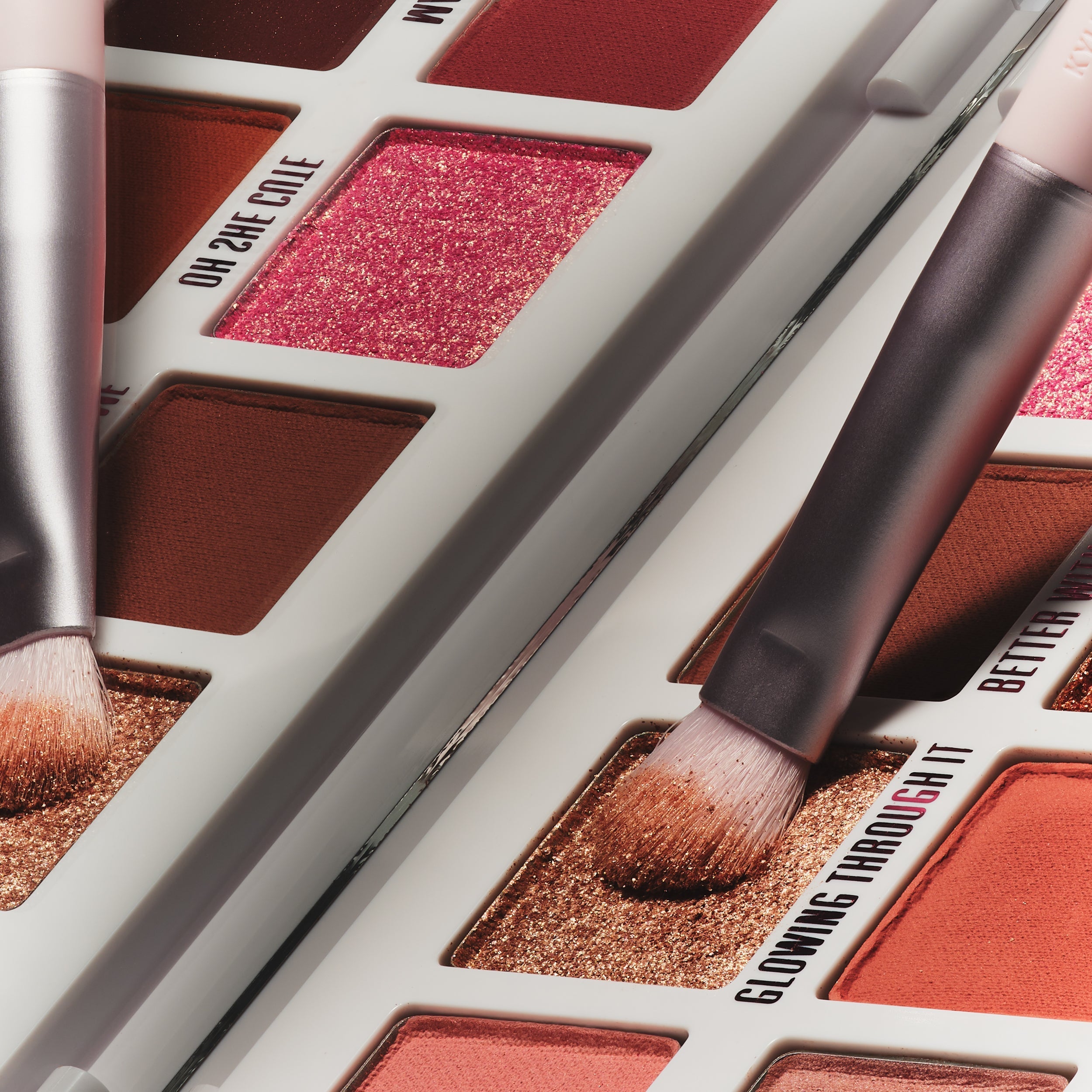 kyliecosmetics Eyeshadow Packing Brush 09