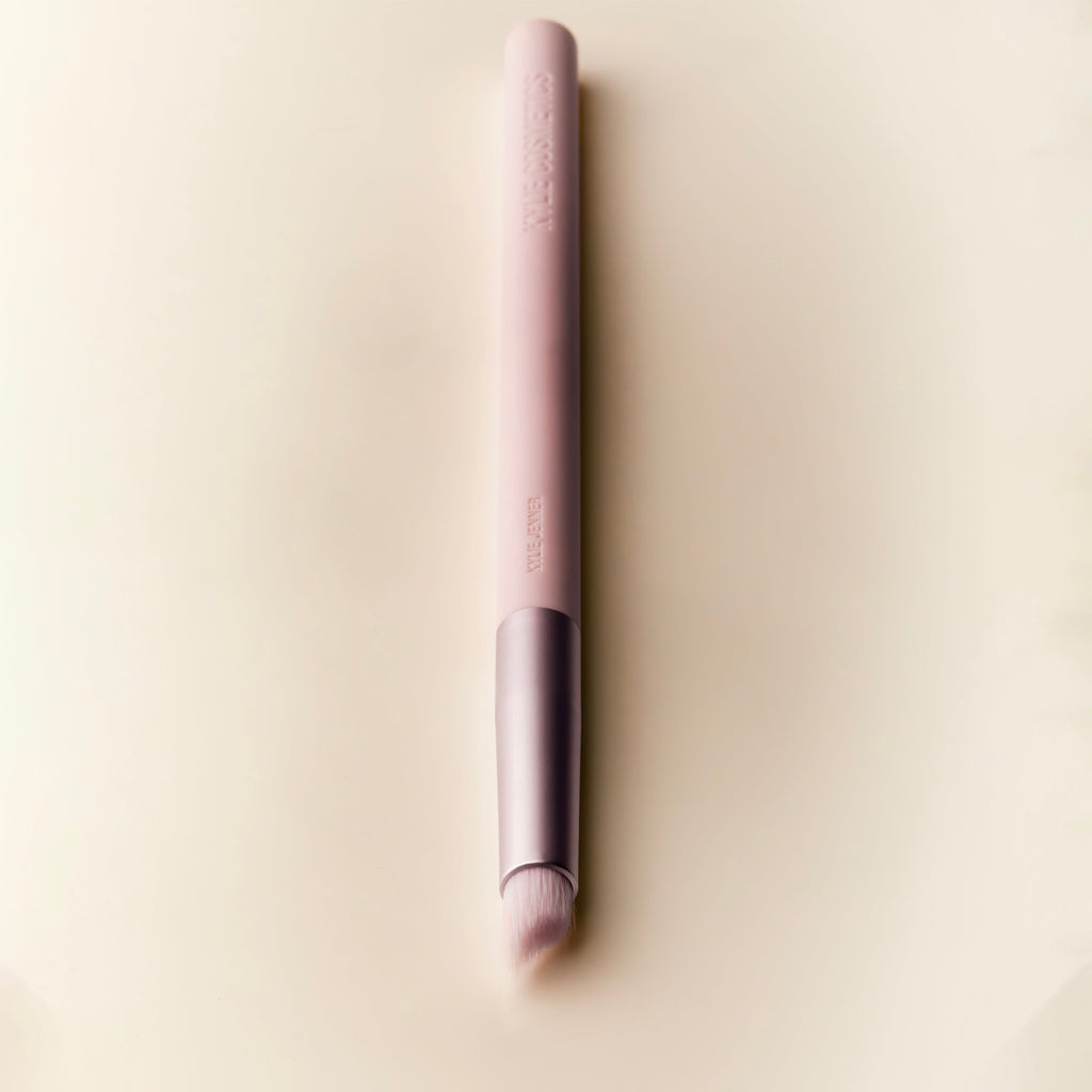 kyliecosmetics Lip Sculpt & Diffuse Brush 10