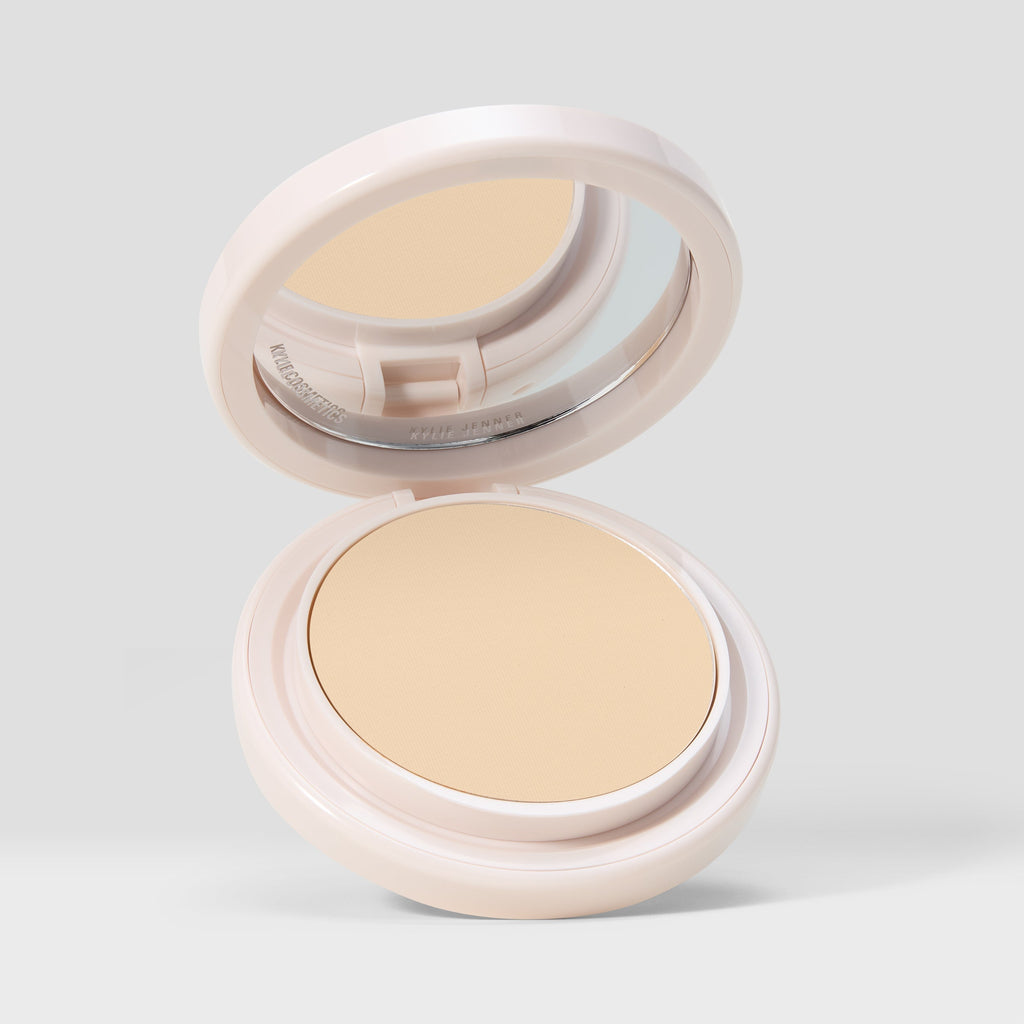 kyliecosmetics Natural Blur Powder Foundation