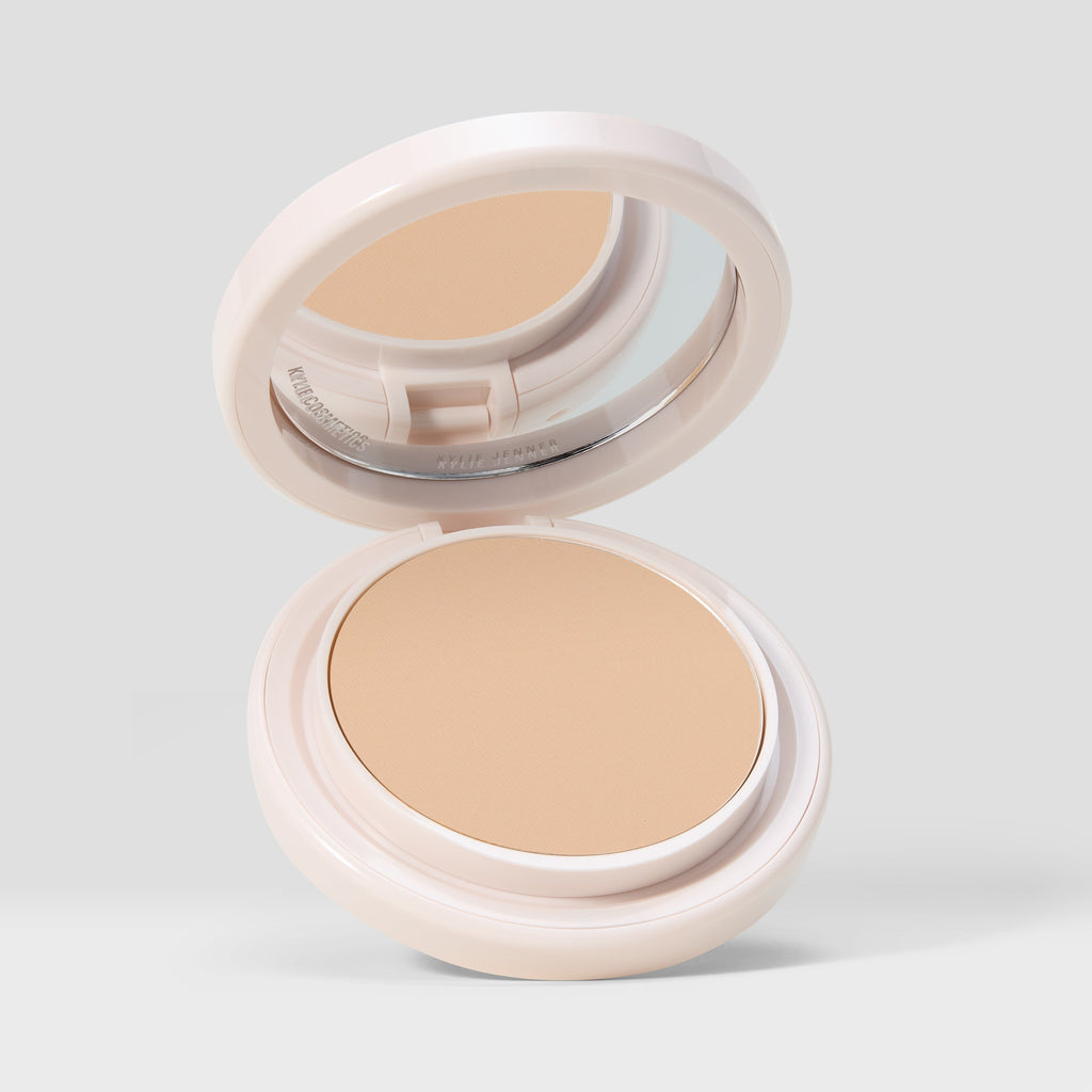 kyliecosmetics Natural Blur Powder Foundation