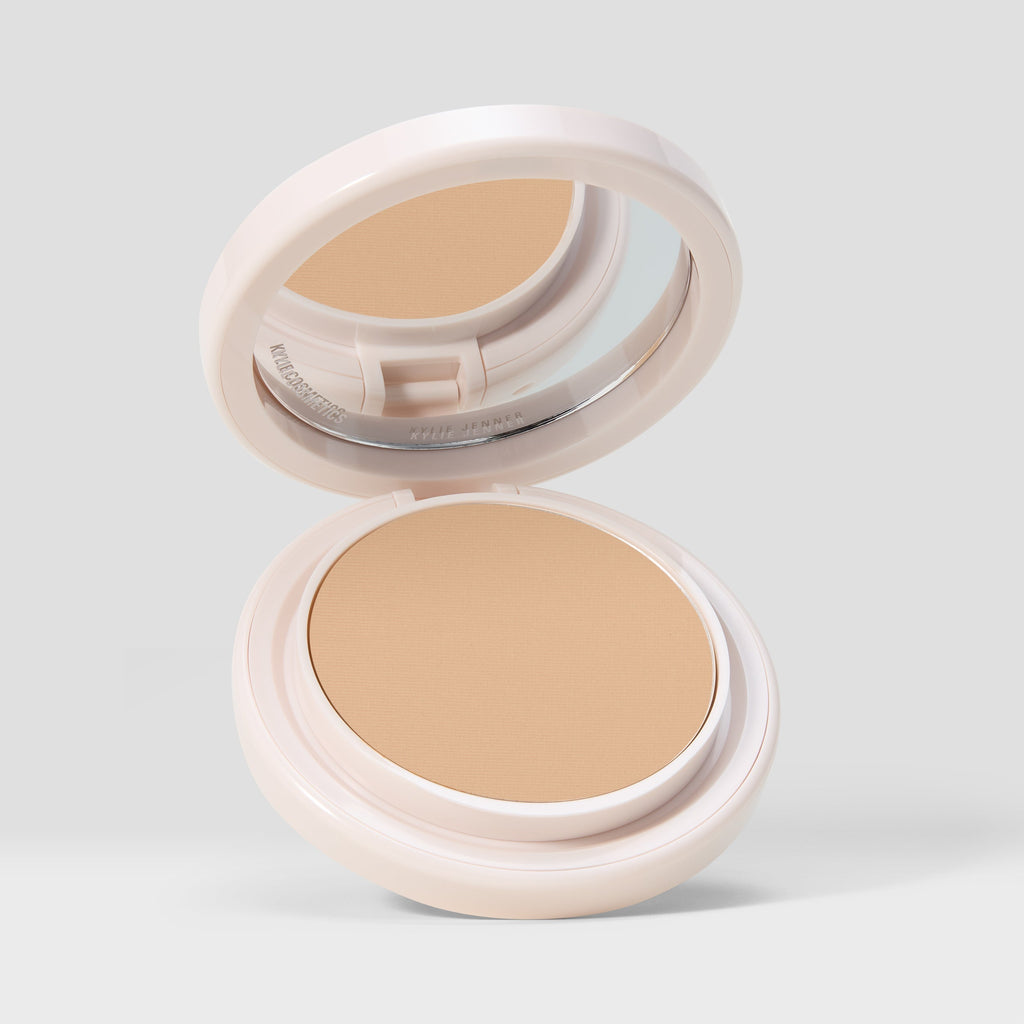kyliecosmetics Natural Blur Powder Foundation