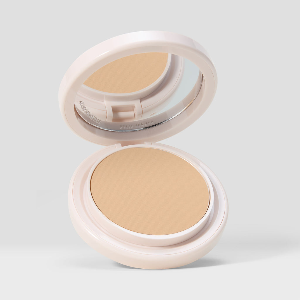 kyliecosmetics Natural Blur Powder Foundation