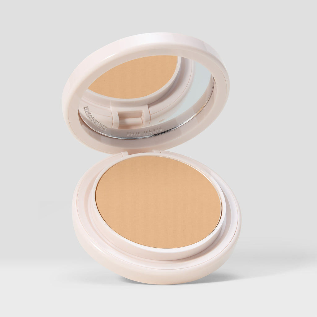 kyliecosmetics Natural Blur Powder Foundation