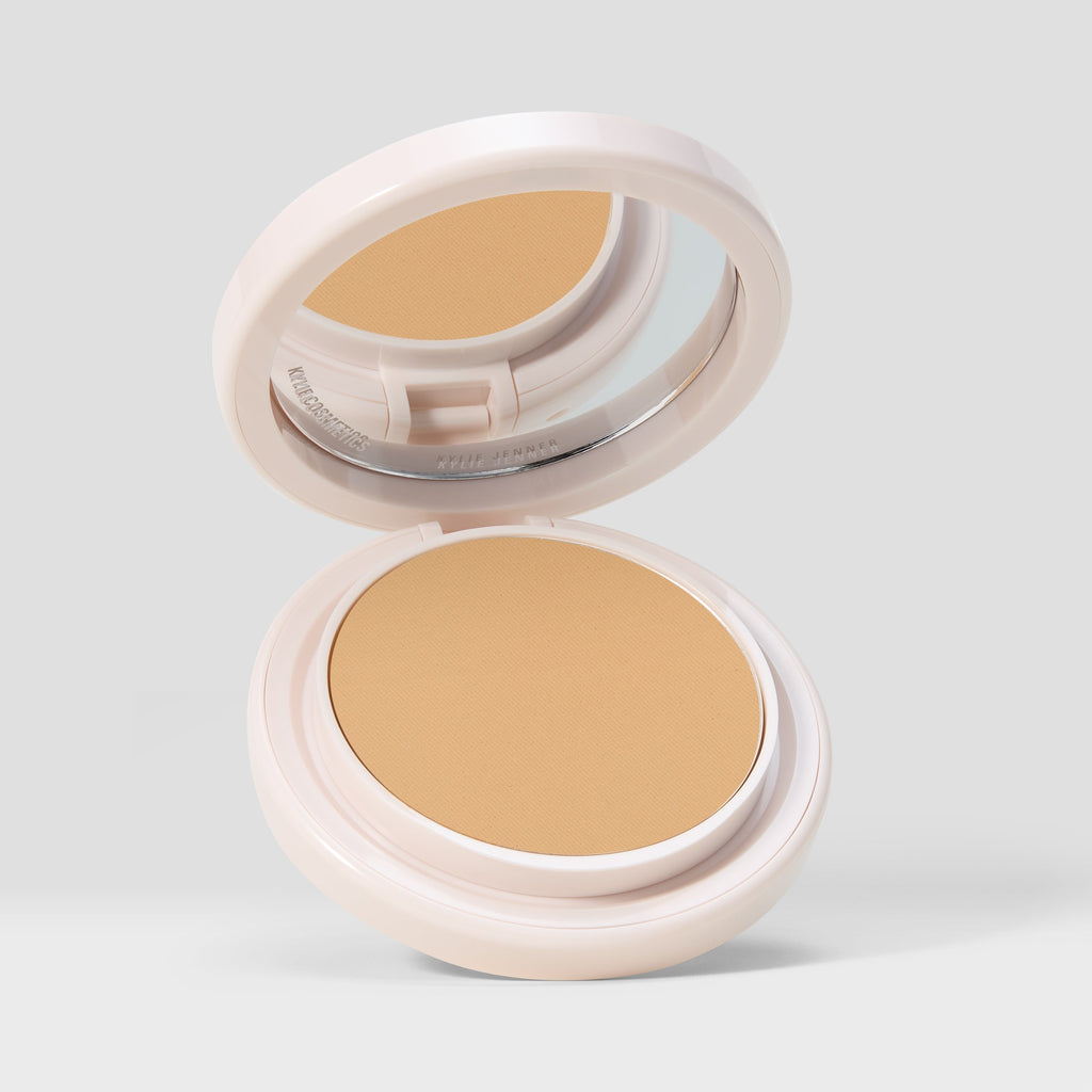 kyliecosmetics Natural Blur Powder Foundation