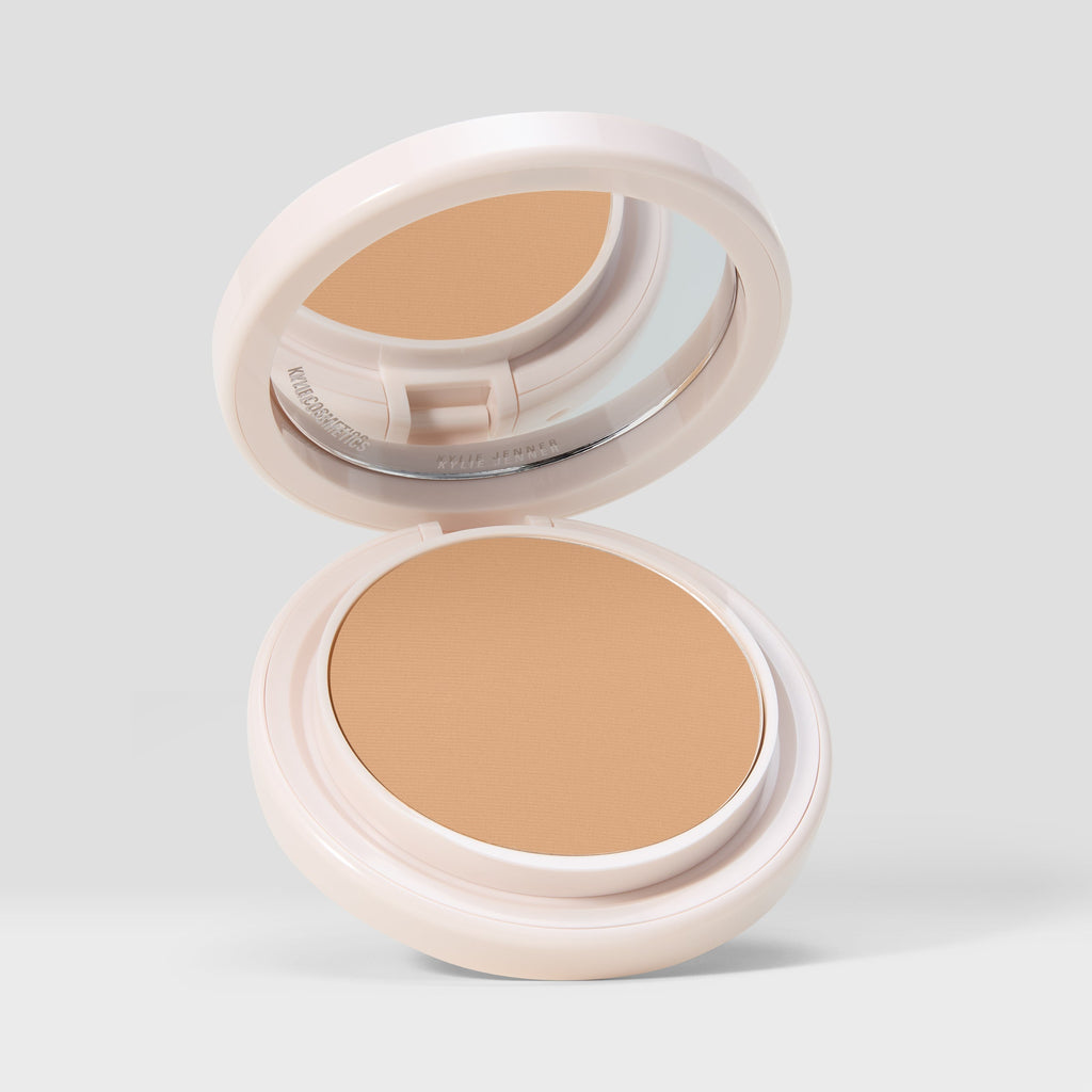 kyliecosmetics Natural Blur Powder Foundation