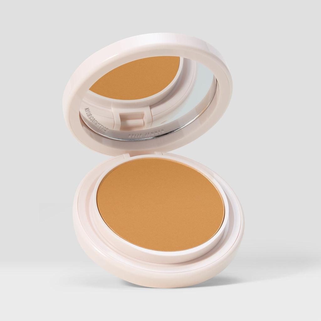 kyliecosmetics Natural Blur Powder Foundation