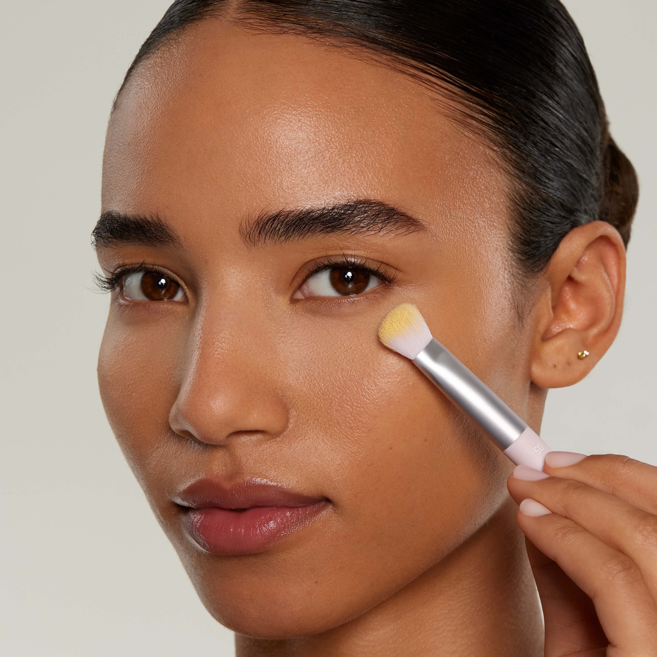 kyliecosmetics Precise Sculpting Complexion Brush 05